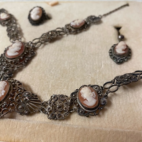 Vintage Camexco Hand Carved Cameo Set - Picture 2 of 14